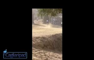 Ardia di Sedilo: un cavaliere si schianta a tutta velocità contro il muro | Video