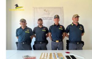 Viaggia con 68 ovuli di cocaina nello stomaco, arrestato 36enne