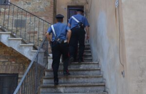 In casa marijuana e 600 euro in contanti, denunciato