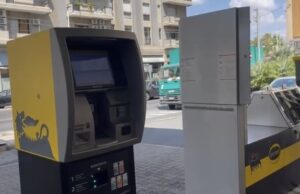 “Poni sa banconota” | Il distributore di benzina parla in sardo