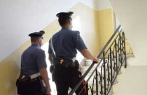 Rubano decespugliatore da cortile privato, arrestati due cagliaritani