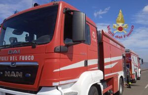 Fiamme a ridosso della 131, in Sardegna torna l’incubo incendi