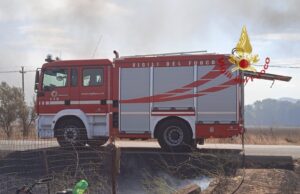 Incendio nelle campagne tra Assemini e San Sperate