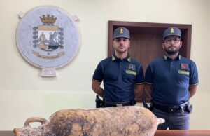 Anfora romana in casa, denunciato un noto imprenditore