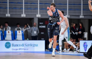 Bendzius segna e Onuaku stoppa, Sassari in finale di Supercoppa