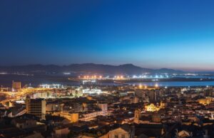 Caro energia, l’allarme di Truzzu: “Tagliare servizi o spegnere lampioni”