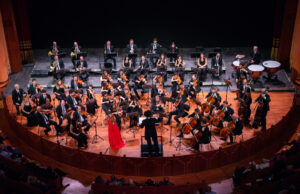 Applausi a scena aperta per Anna Tifu al Teatro Comunale di Sassari