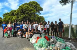 Viale Europa, 60 sacchi di rifiuti raccolti dai volontari cagliaritani