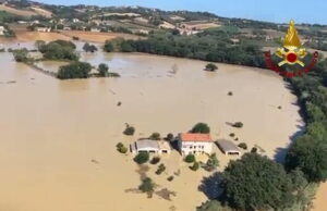 Alluvione Marche | Lo strazio di Silvia Mereu: “Mio figlio inghiottito dal fango”