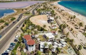 Quartu, passeggiata impossibile al Poetto: “Pericoli da auto e moto”