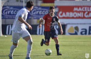 La Torres perde ancora nel finale, passa il Pontedera di Canzi