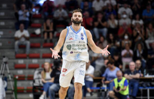 La Dinamo si ritrova, sconfitta Trento | Decisivo Gentile nel finale