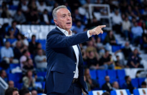 Grandinano triple a Sassari: la Dinamo crolla con Napoli al debutto