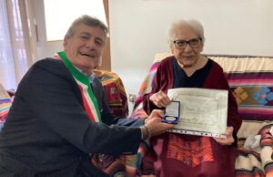 Gli auguri di Edoardo Tocco a Rosaria Serra per i suoi 102 anni