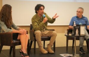 Il regista Kamkari a Cagliari: “Arrestato a 16 anni per un libro di Gramsci”