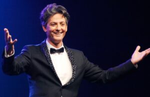 Fiorello festeggia 30 anni di “Karaoke” | Le tappe in Sardegna