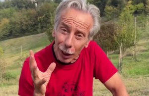 “Ecco qual è l’origine del mirto” | Il video di Giovanni Storti in Sardegna