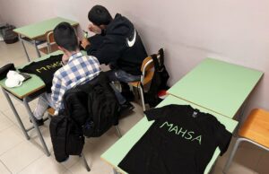 Le scuole sarde scendono in piazza a sostegno delle donne in Iran