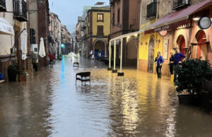 Prima il temporale, poi il nubifragio: Bosa finisce ancora una volta sott’acqua