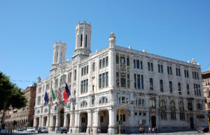 Comune di Cagliari contro i leoni da tastiera: “Lesa onorabilità dei dipendenti”