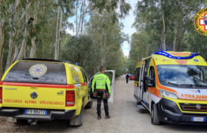 Cacciatore si rompe la gamba in un sentiero, recuperato dal Soccorso Alpino