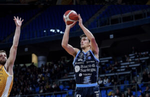 La Dinamo non si rialza: Pesaro si impone 81-75