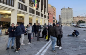 Protesta dei ricciai in Regione: “No ristori, vogliamo lavoro!”