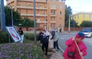 Tifosi del Cagliari contro il degrado: restituito decoro a piazza Scopigno