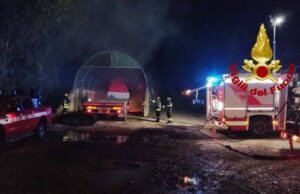 Marrubiu, incendio doloso in un capannone