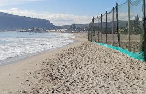 Poetto, i campi da beach tennis arrivano quasi in riva al mare