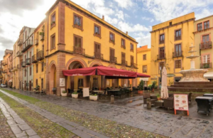 Scoppiano petardi dentro bottiglie: paura a Bosa per mamme e bambini