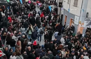 Folla a Mamoiada, è questo il turismo che vogliamo per la Sardegna?