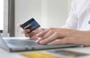 Donna vittima di raggiro a Cagliari: spariti 16 mila euro dal suo conto