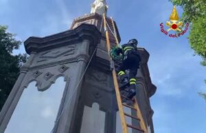Cagliari, i Vigili del Fuoco hanno omaggiato la Madonna del Carmine