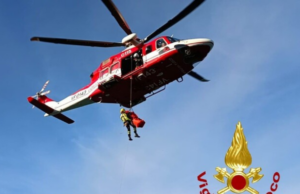 Scivola dalla scogliera e si ferisce, salvata dai Vigili del Fuoco