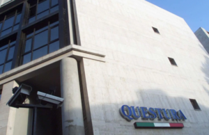 Minaccia la gente con un coltello: denuncia e daspo per un 35enne