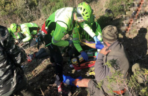 Iglesias, va a una battuta di caccia e si fa male alla caviglia