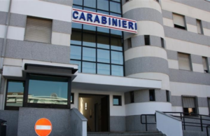 Alghero, giovane pestato a sangue e derubato: due arresti