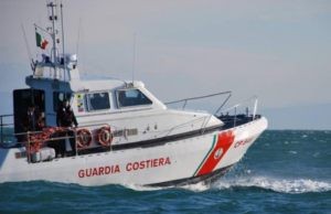 Tragedia a La Maddalena: barca si schianta sugli scogli, due morti