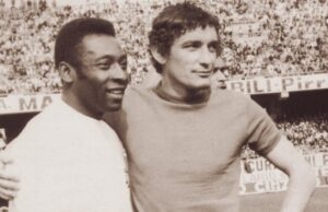 Addio a Pelè, il Mito | Quelle due sfide col Cagliari di Riva
