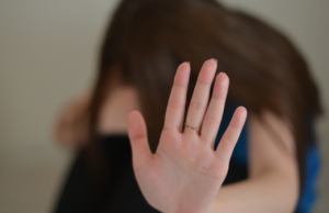 Rettifica: Insegnante arrestato per molestie su una allieva