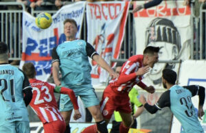 Olbia sprecona e in 10, la Vis Pesaro ringrazia e si prende i 3 punti