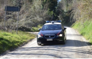 Carabinieri scoprono droga nel centro migranti: nei guai due algerini