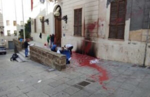 Lanciarono molotov contro Comando Esercito: perquisizioni a Cagliari