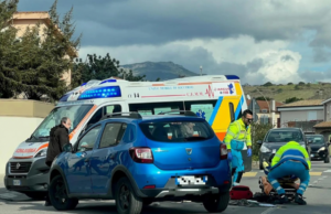 Panico a Settimo San Pietro: ciclista viene travolto da un’auto