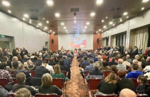 Pienone per Bonaccini a Cagliari: “Sardegna modello nazionale”