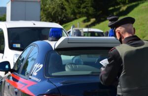 Guida ubriaca sulla 554: tasso alcolico da record per la badante