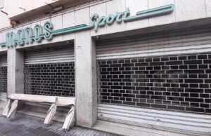 Via XX Settembre: chiude dopo 70 anni lo storico negozio Manos