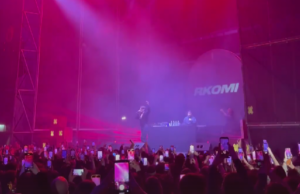 Tutti pazzi per Rkomi, pienone all’Opera Music Forum a Cagliari