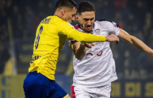 L’arbitro Perenzoni affossa il Cagliari: rossoblù sconfitti a Modena 2-0